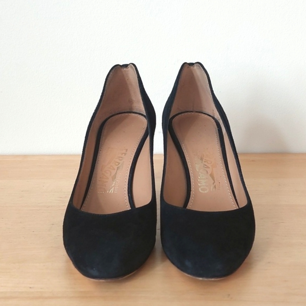 Salvatore Ferragamo black suede pumps - Picture 2 of 16